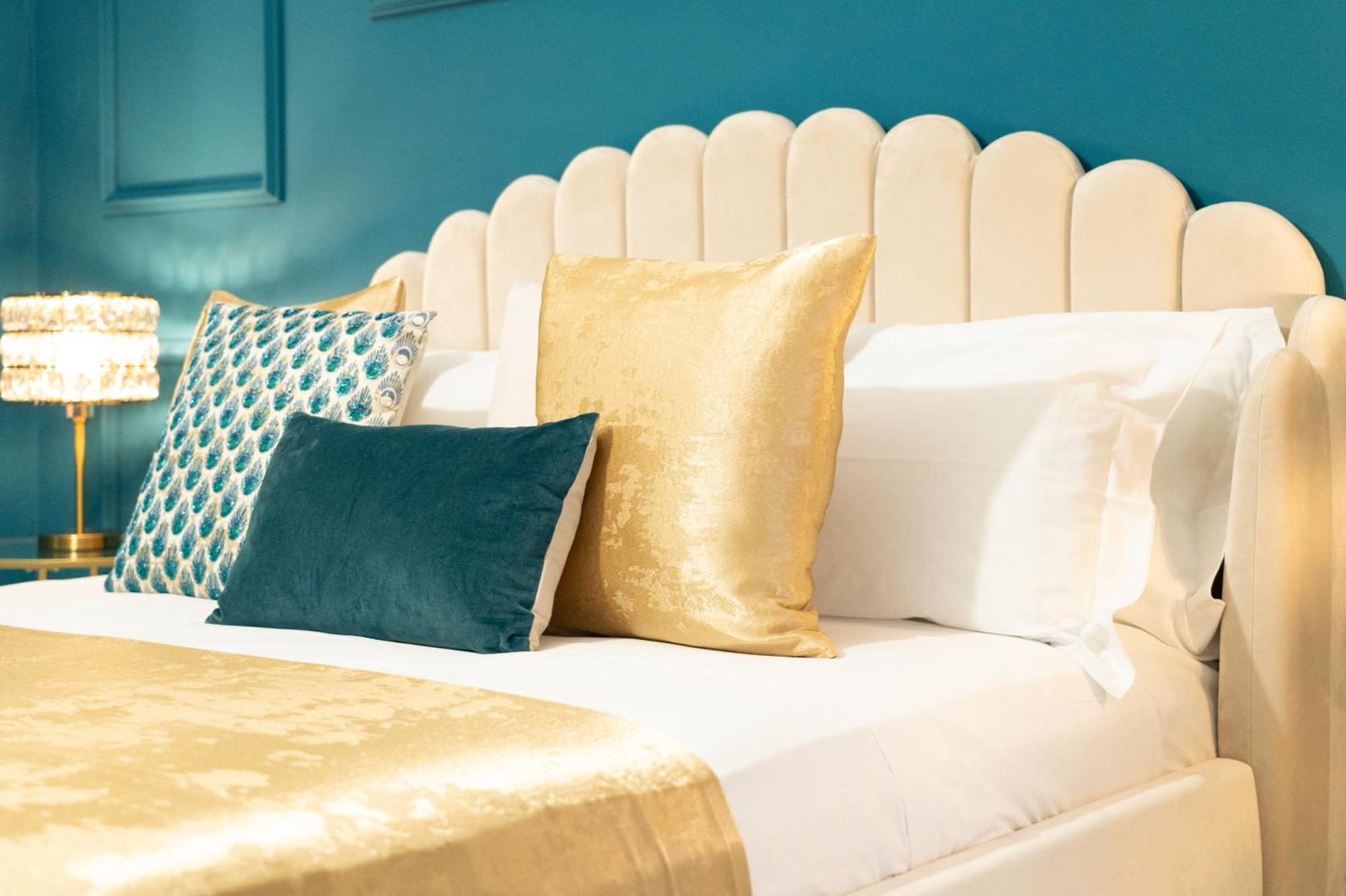 Johnny'S Suites Taormina Beach Bay Экстерьер фото