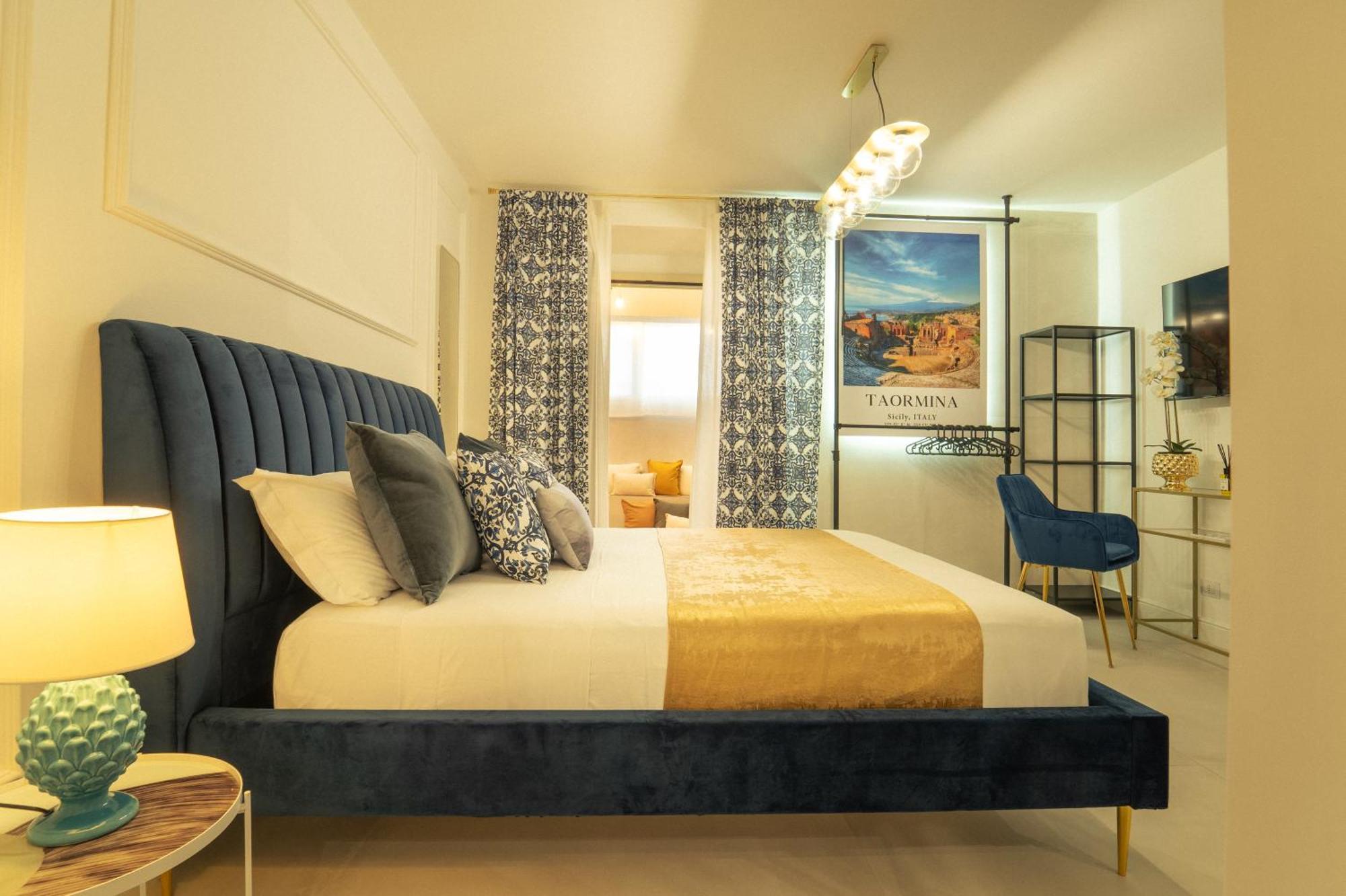 Johnny'S Suites Taormina Beach Bay Экстерьер фото