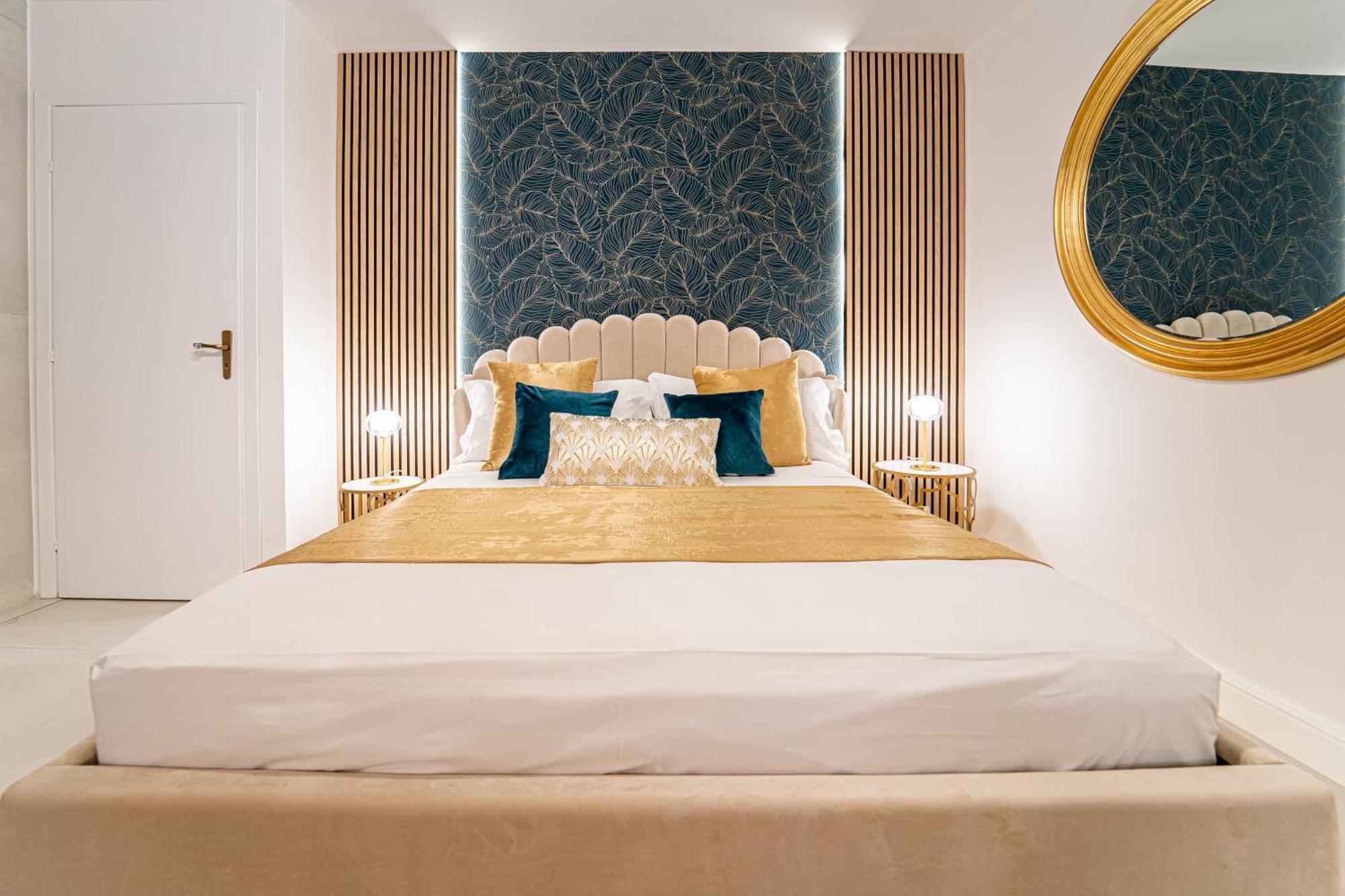 Johnny'S Suites Taormina Beach Bay Экстерьер фото