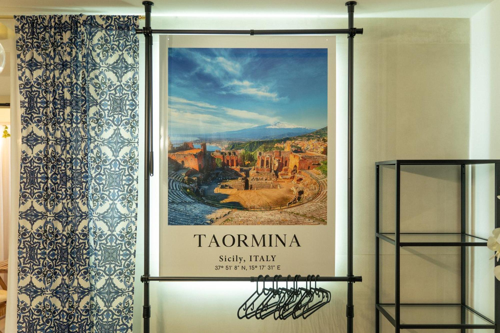 Johnny'S Suites Taormina Beach Bay Экстерьер фото